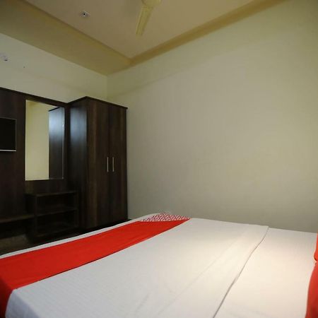 Oyo 40791 Hotel Hot N Fast Suratgarh Экстерьер фото