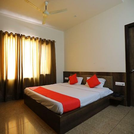 Oyo 40791 Hotel Hot N Fast Suratgarh Экстерьер фото