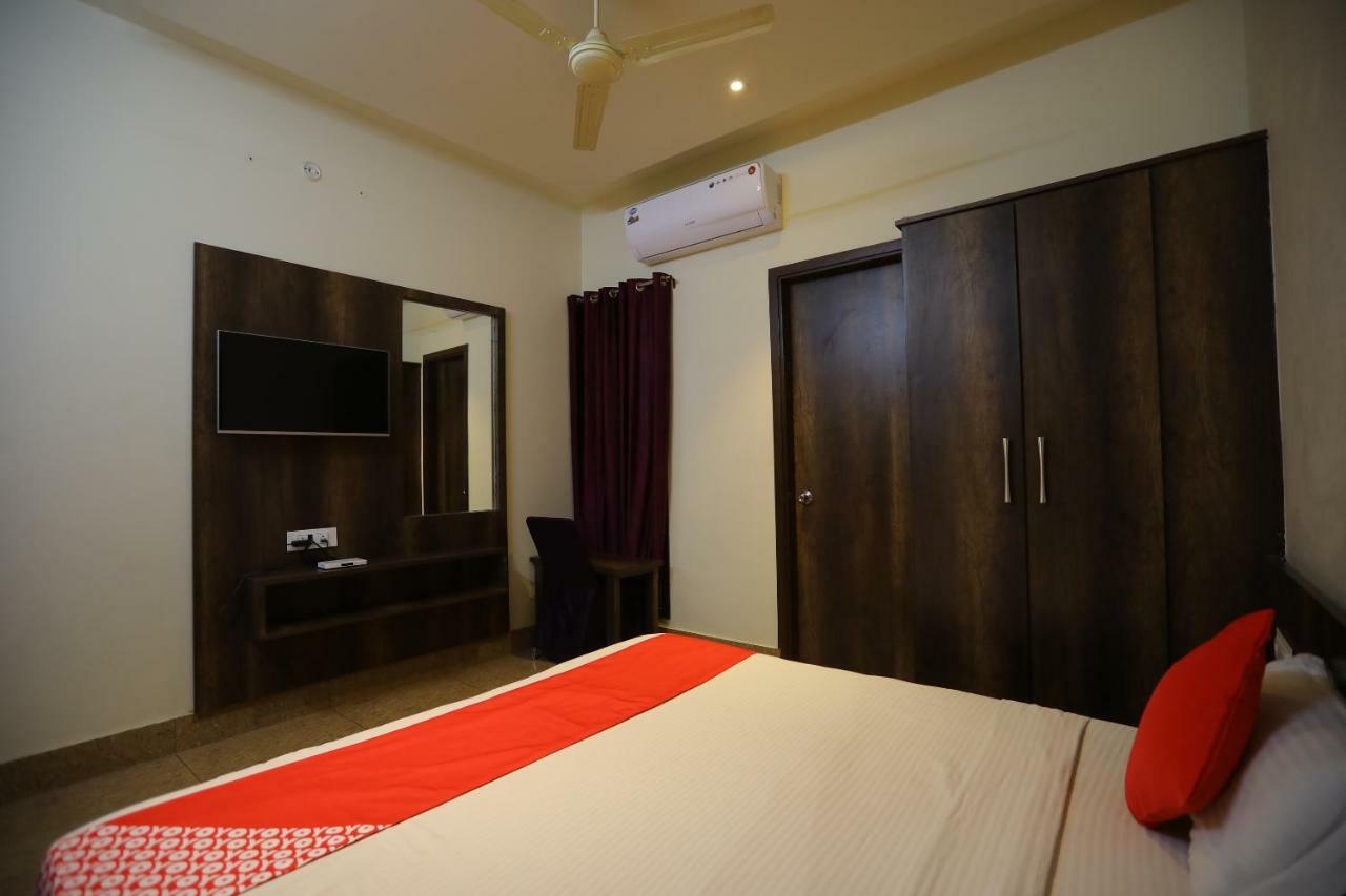 Oyo 40791 Hotel Hot N Fast Suratgarh Экстерьер фото