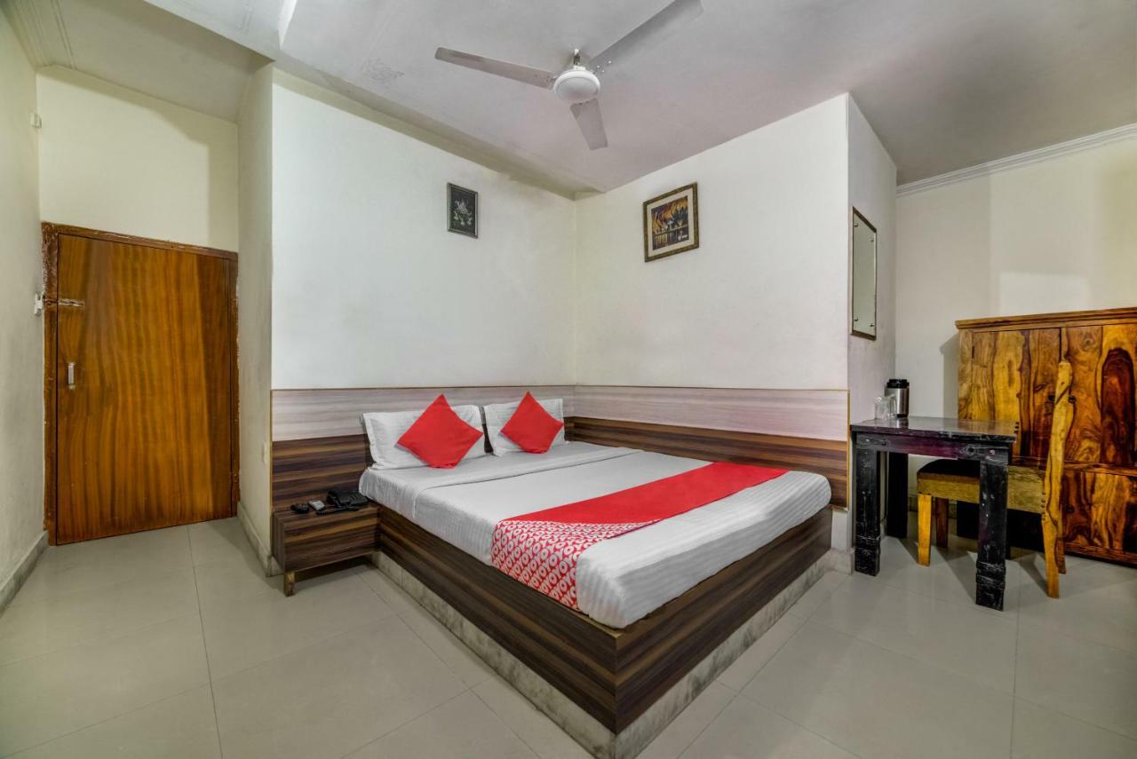 Oyo 40791 Hotel Hot N Fast Suratgarh Экстерьер фото