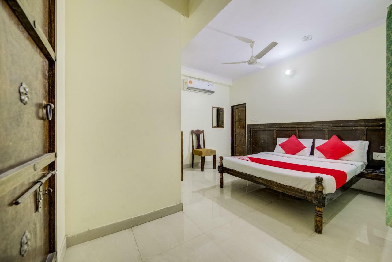 Oyo 40791 Hotel Hot N Fast Suratgarh Экстерьер фото