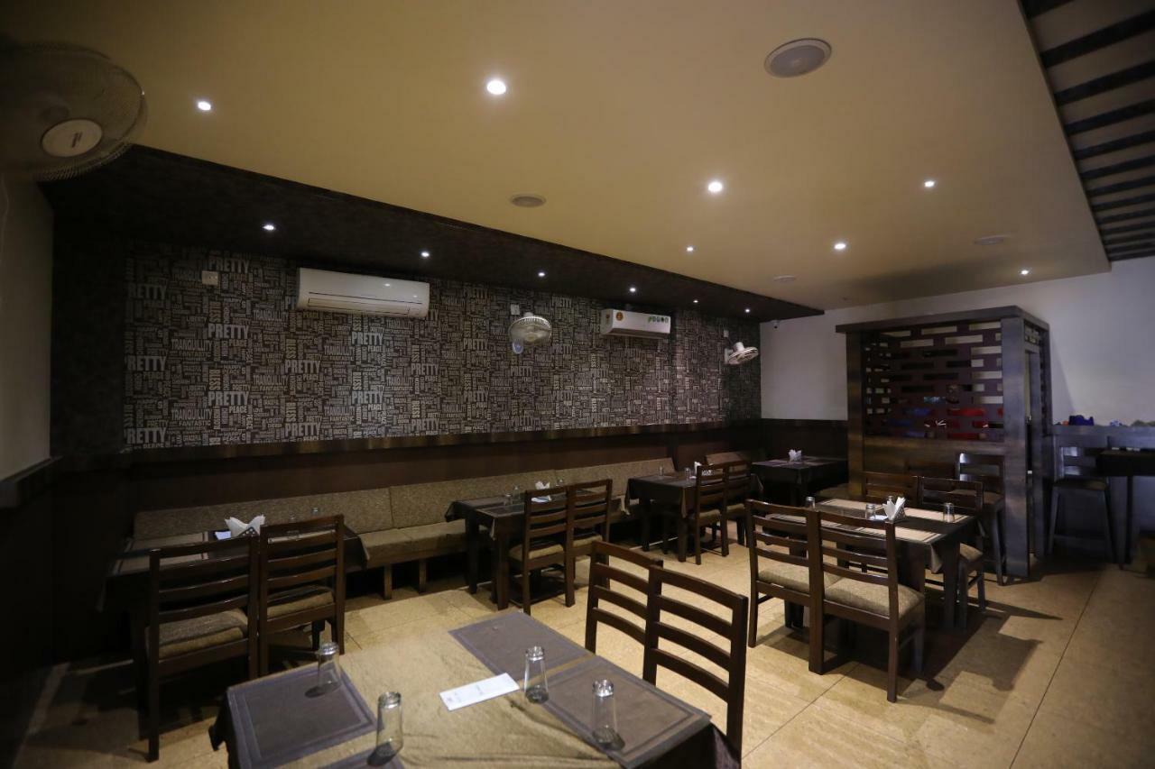 Oyo 40791 Hotel Hot N Fast Suratgarh Экстерьер фото