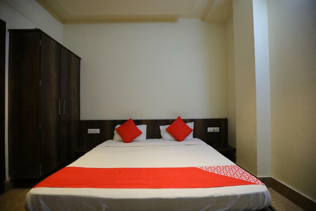 Oyo 40791 Hotel Hot N Fast Suratgarh Экстерьер фото