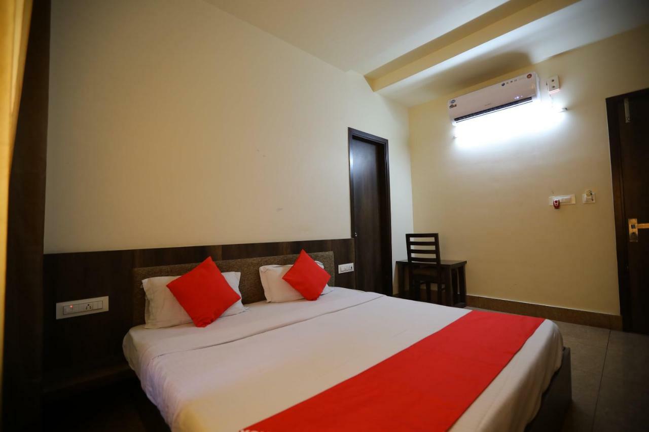 Oyo 40791 Hotel Hot N Fast Suratgarh Экстерьер фото