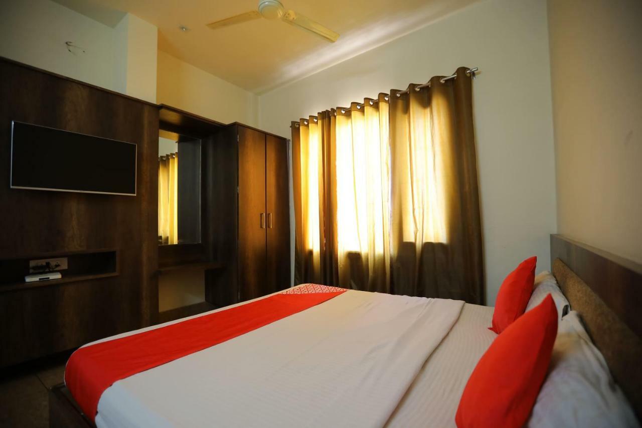 Oyo 40791 Hotel Hot N Fast Suratgarh Экстерьер фото