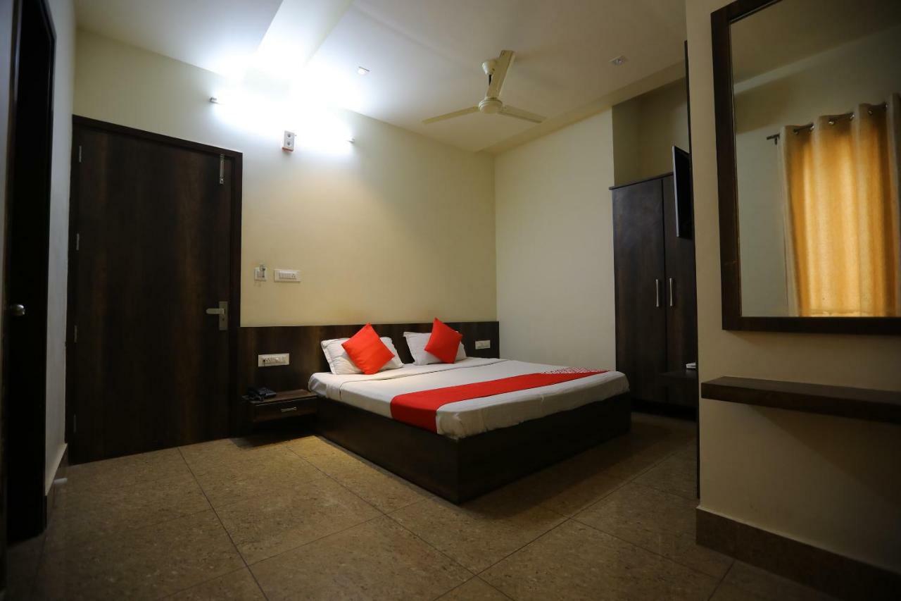 Oyo 40791 Hotel Hot N Fast Suratgarh Экстерьер фото